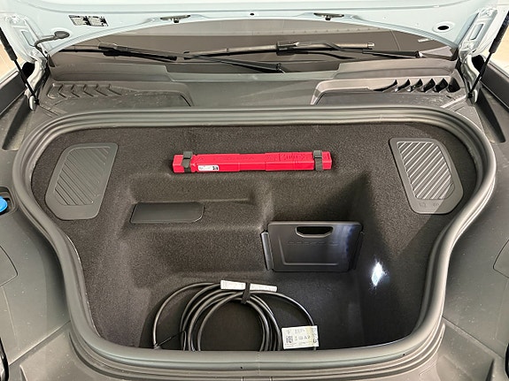 Porsche Macan 4 8 of 21