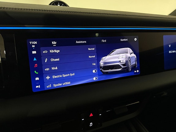 Porsche Macan 4 13 of 21