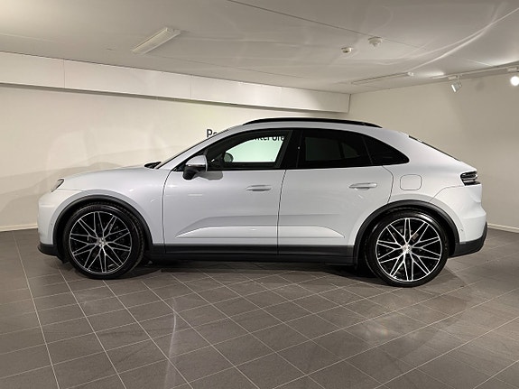 Porsche Macan 4 5 of 21