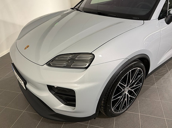Porsche Macan 4 7 of 21