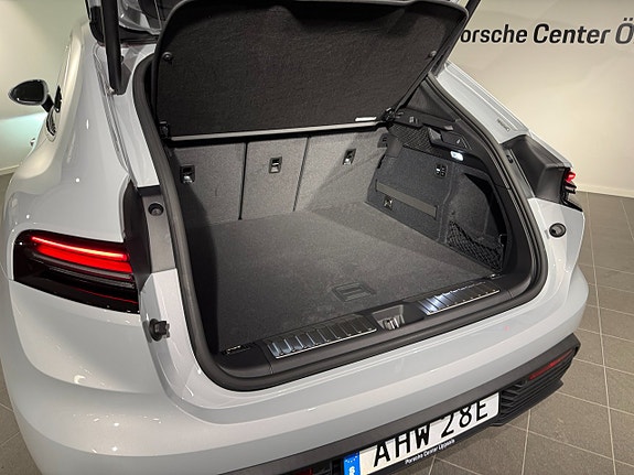 Porsche Macan 4 3 of 21