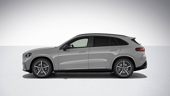 Mercedes-Benz GLC400 2 of 9