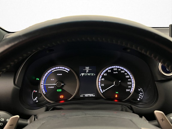 Lexus NX300h 14 of 27