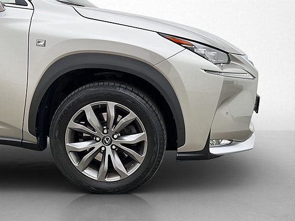 Lexus NX300h 27 of 27