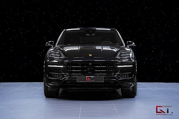 Porsche Cayenne 3 of 23