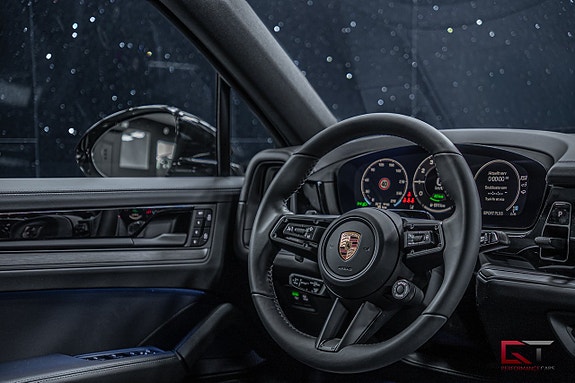Porsche Cayenne 22 of 23