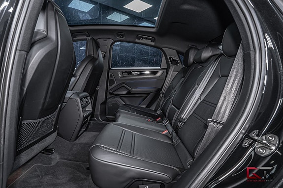 Porsche Cayenne 21 of 23