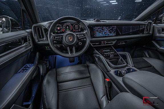 Porsche Cayenne 11 of 23