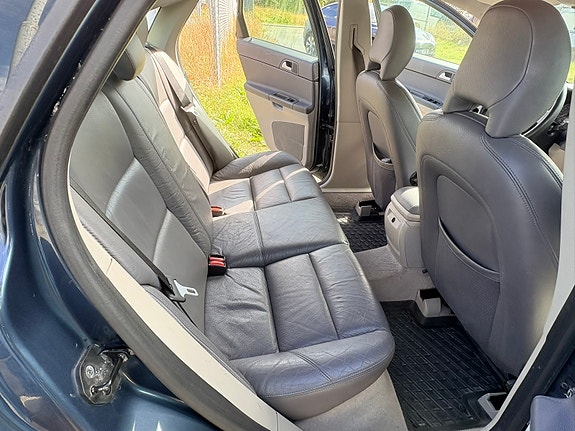 Volvo S40 12 of 17