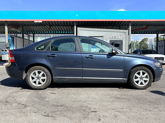 Volvo S40 2 of 17