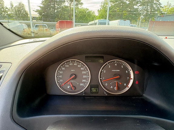 Volvo S40 10 of 17