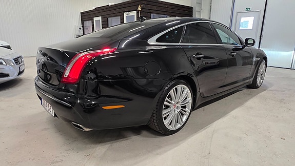 Jaguar XJ 5 of 30