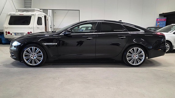 Jaguar XJ 2 of 30