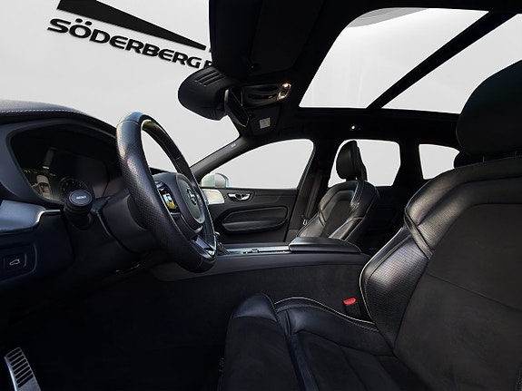 Volvo XC60 10 of 30