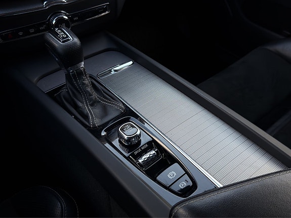 Volvo XC60 17 of 30
