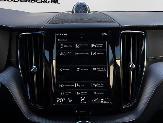 Volvo XC60 21 of 30