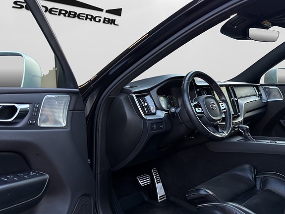 Volvo XC60 6 of 30
