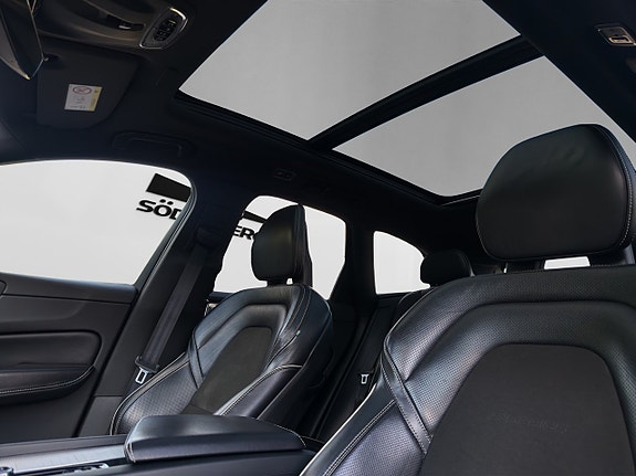 Volvo XC60 9 of 30