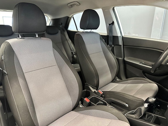 Hyundai i20 10 of 17