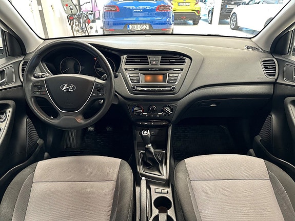 Hyundai i20 11 of 17