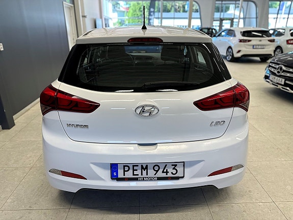 Hyundai i20 6 of 17