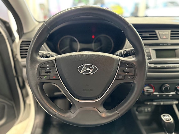 Hyundai i20 14 of 17