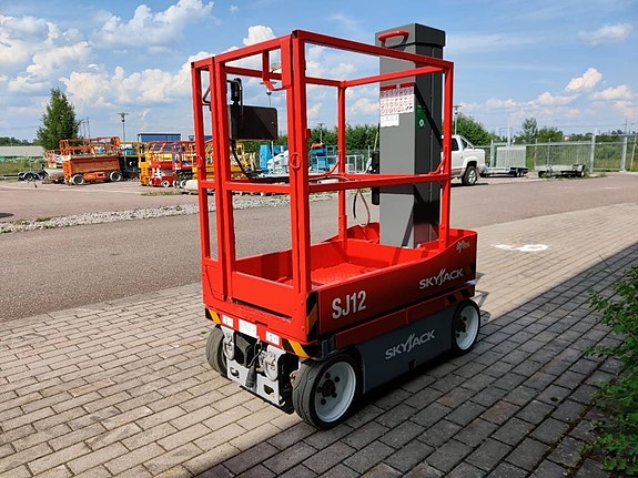 SkyJack SJ 12 4 of 6