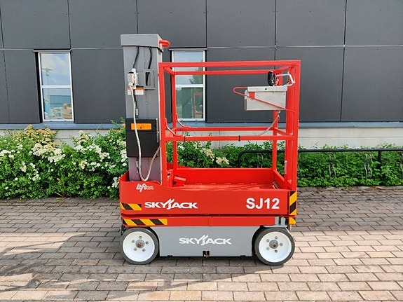 SkyJack SJ 12 2 of 6