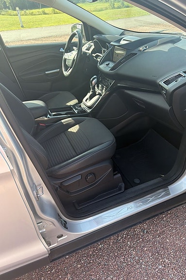 Ford Kuga 8 of 11