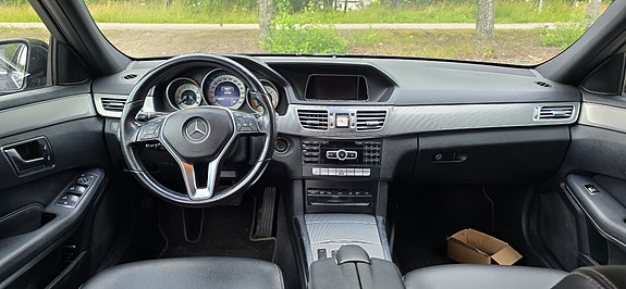 Mercedes-Benz E220 7 of 9