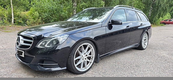 Mercedes-Benz E220 4 of 9