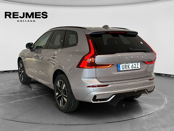 Volvo XC60 2 of 13