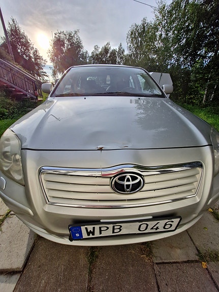 Toyota Avensis 5 of 8