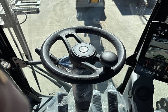 CAT M 317 18 of 24