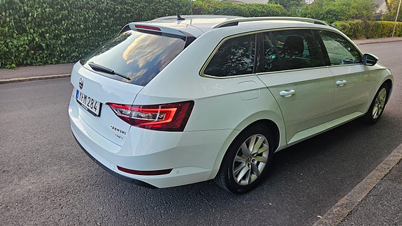 Skoda Superb 2 of 12