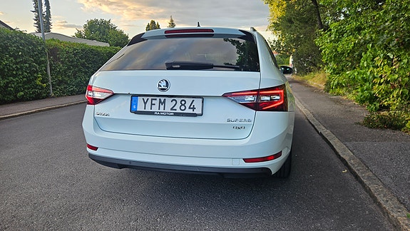 Skoda Superb 11 of 12