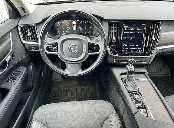 Volvo V90 Cross Country 6 of 9