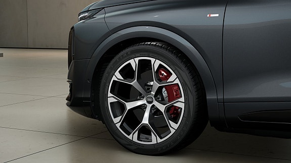 Audi Q9 4 of 11