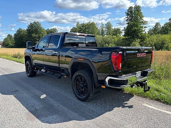 GMC Sierra 4 of 5