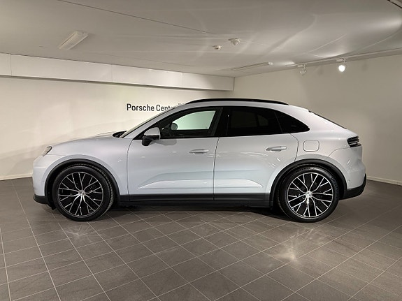 Porsche Macan 4 6 of 17
