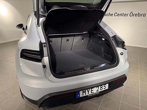 Porsche Macan 4 4 of 17
