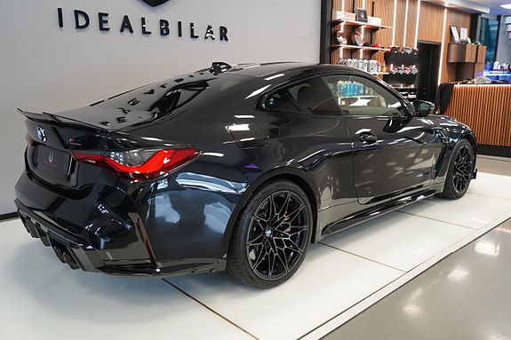 BMW M4 4 of 15