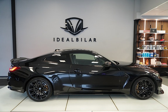 BMW M4 3 of 15