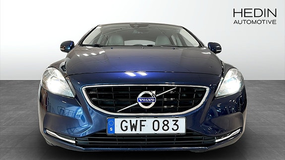 Volvo V40 8 of 9