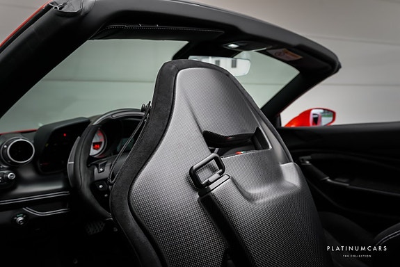 Ferrari F8 Tributo 9 of 29