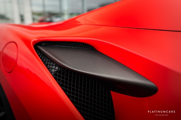 Ferrari F8 Tributo 22 of 29