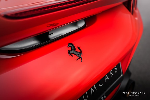 Ferrari F8 Tributo 25 of 29