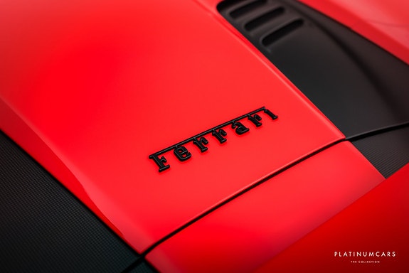 Ferrari F8 Tributo 24 of 29