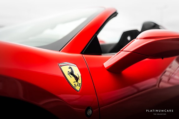 Ferrari F8 Tributo 21 of 29
