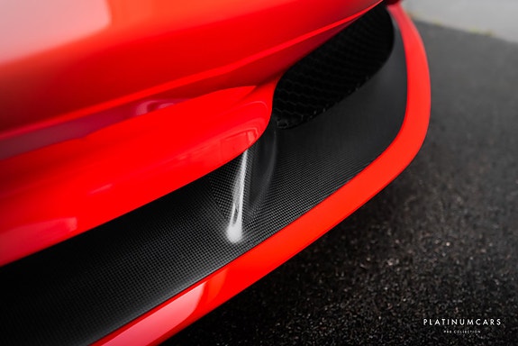 Ferrari F8 Tributo 20 of 29